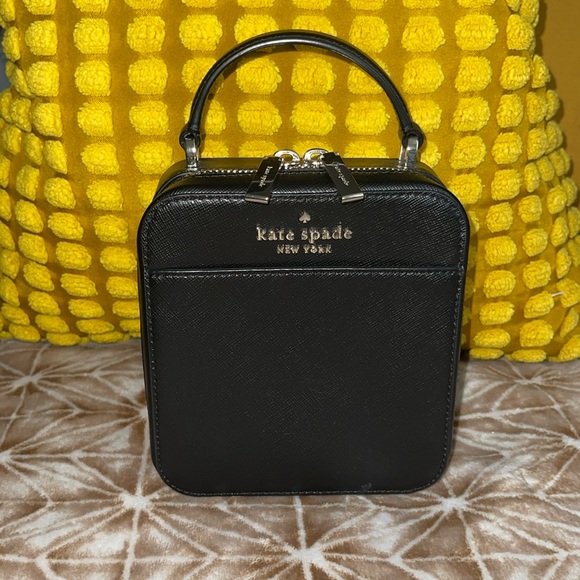 kate spade Handbags - Kate Spade Daisy handbag